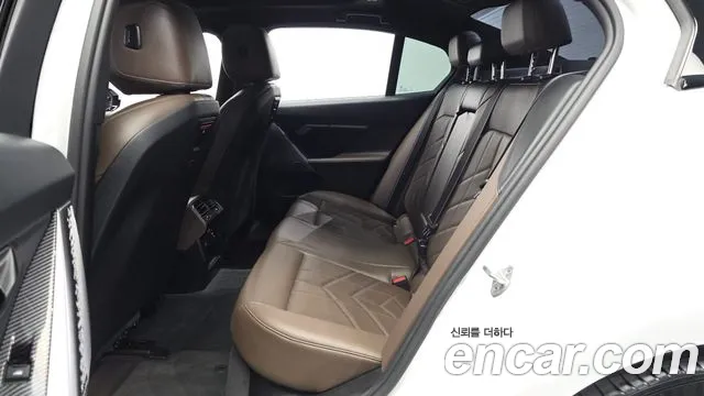 BMW 5-Series — Фото автомобиля 12