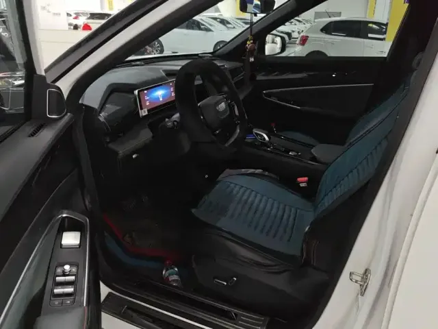 Geely Boyue — Фото автомобиля 9