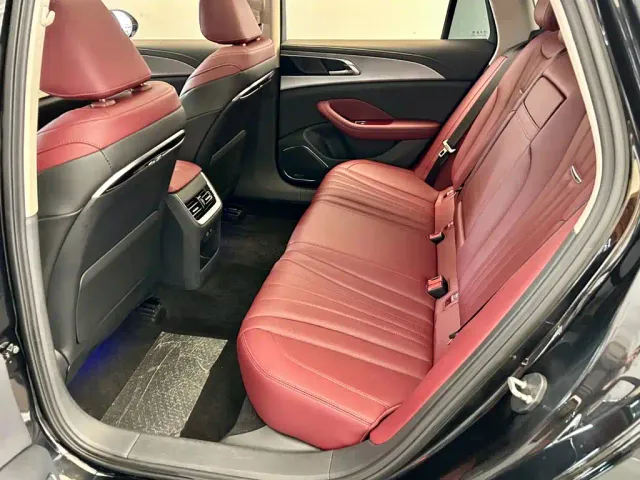 Hongqi H5 — Фото автомобиля 7