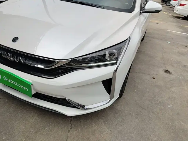 Dongfeng Yixuan — Фото автомобиля 23