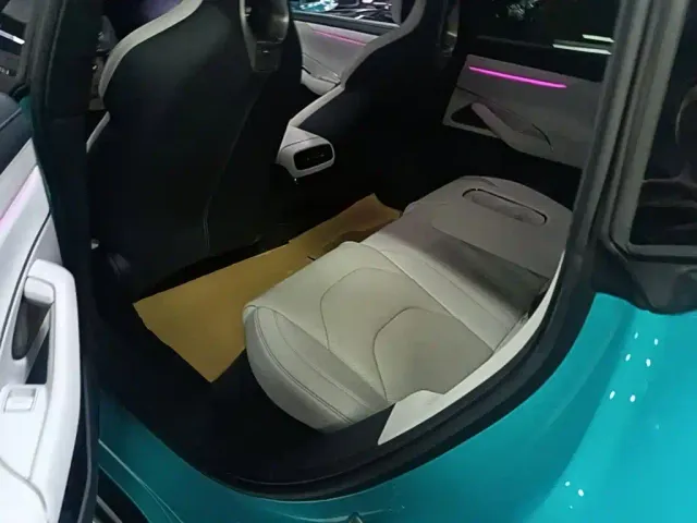 Xiaomi SU7 — Фото автомобиля 16