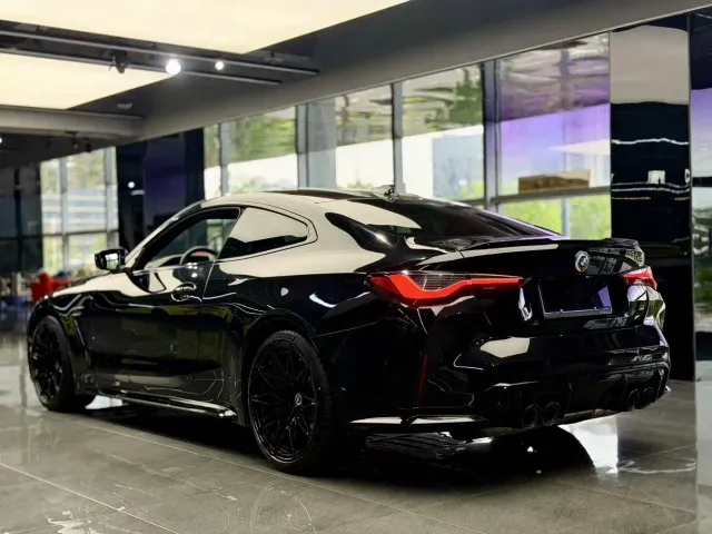 BMW M4 — Фото автомобиля 5
