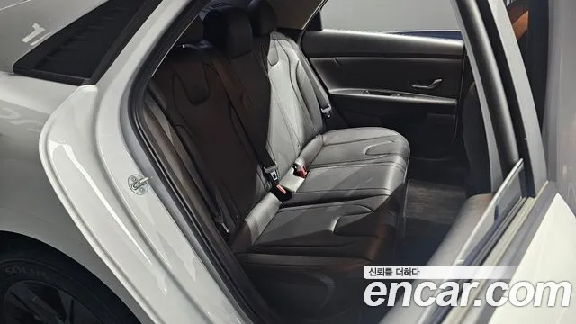 Hyundai AVANTE Avante (CN7) — Фото автомобиля 11