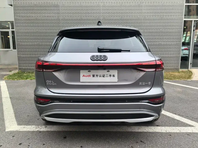 Audi Q6L e-tron — Фото автомобиля 10