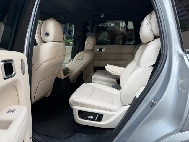Li Auto L9 — Фото автомобиля 6