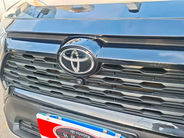Toyota RAV4 — Фото автомобиля 5