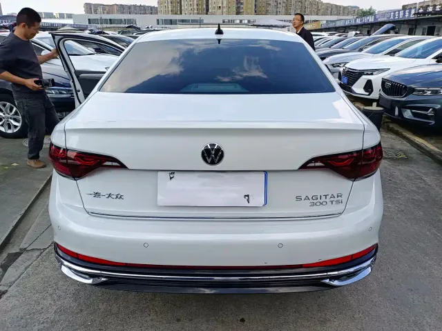 Volkswagen Sagitar — Фото автомобиля 15
