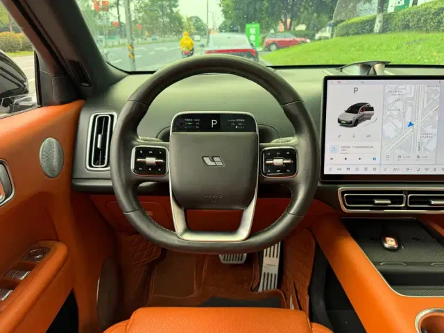 Li Auto L8 — Фото автомобиля 14