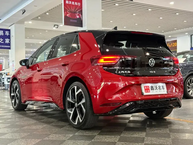 Volkswagen ID.3 — Фото автомобиля 4