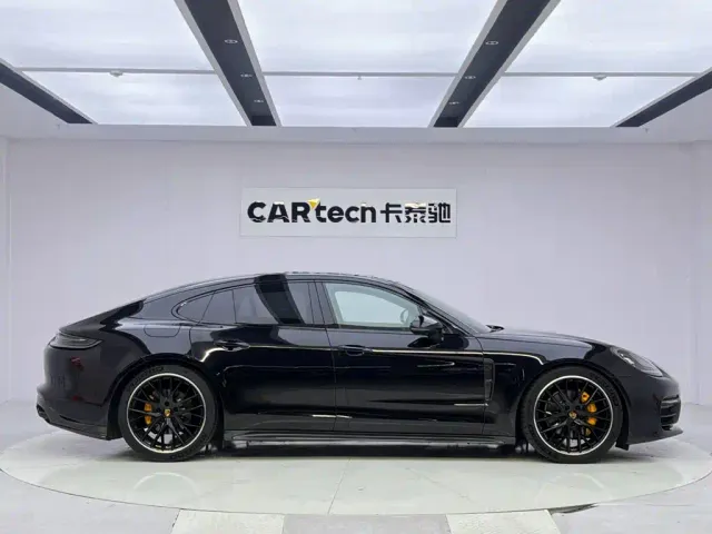 Porsche Panamera — Фото автомобиля 22