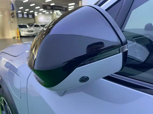 Nio ES8 — Фото автомобиля 12