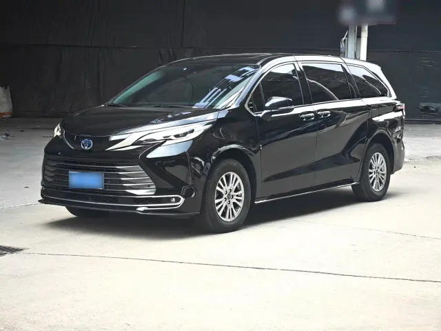 Фотография автомобиля — Toyota Sienna