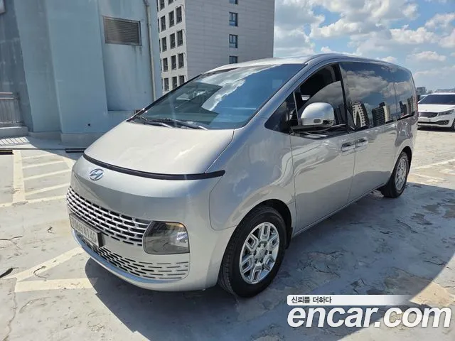 Фотография автомобиля — Hyundai Staria