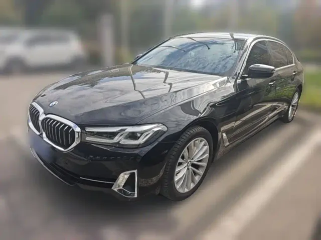 Фотография автомобиля — BMW 5 Series