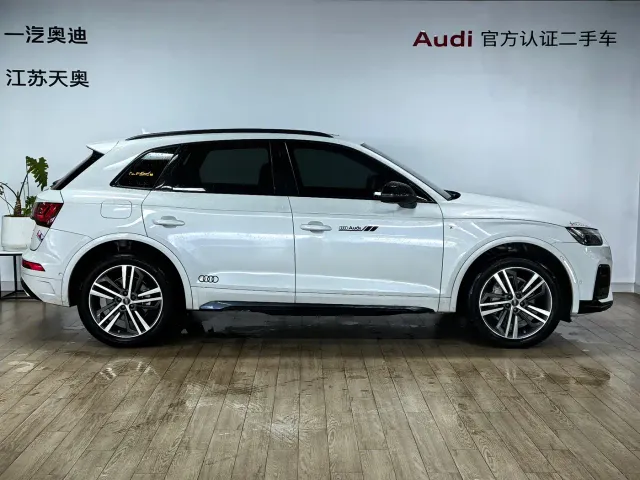 Audi Q5L — Фото автомобиля 3