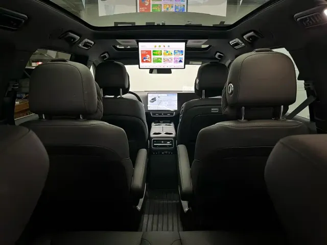 Li Auto L9 — Фото автомобиля 6