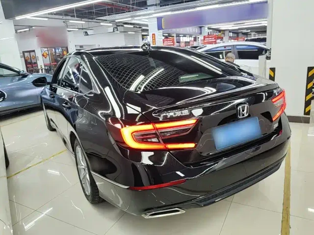 Honda Accord — Фото автомобиля 4