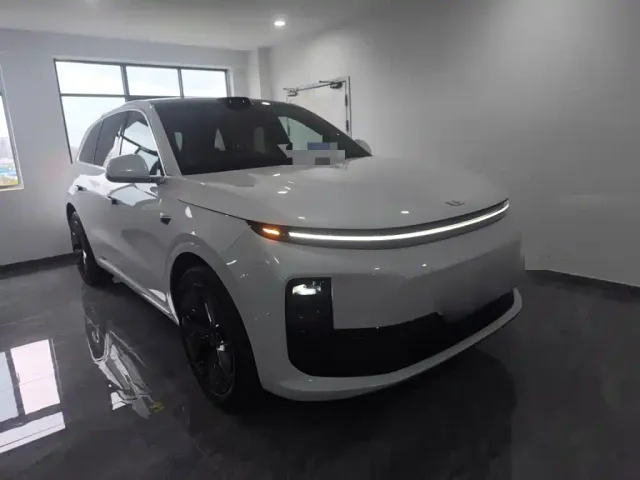 Li Auto L6 — Фото автомобиля 15