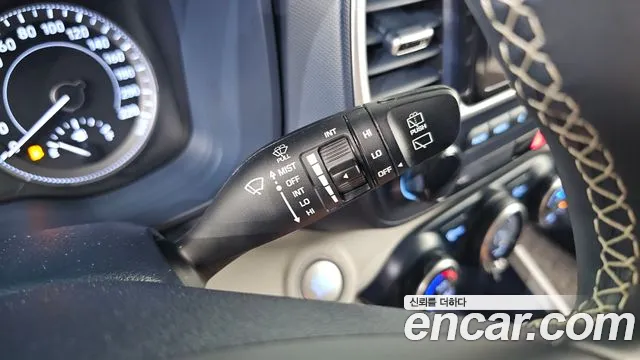 Hyundai Venue — Фото автомобиля 28