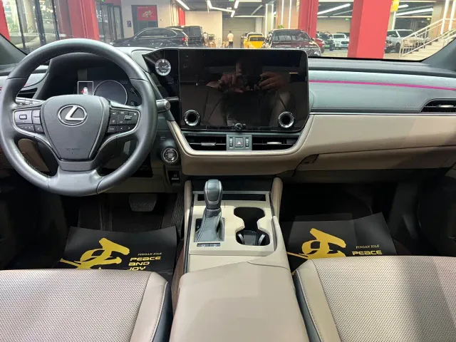Lexus ES — Фото автомобиля 11