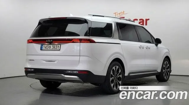 Kia Carnival Generation 4 — Фото автомобиля 2