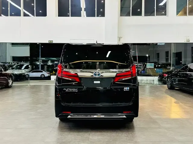 Toyota Alphard — Фото автомобиля 5