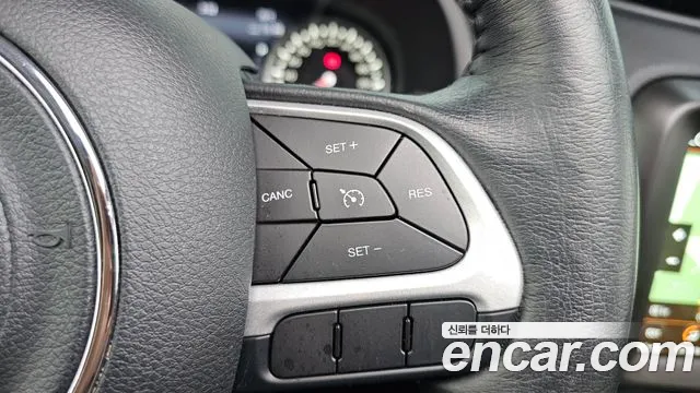 Jeep Renegade — Фото автомобиля 26