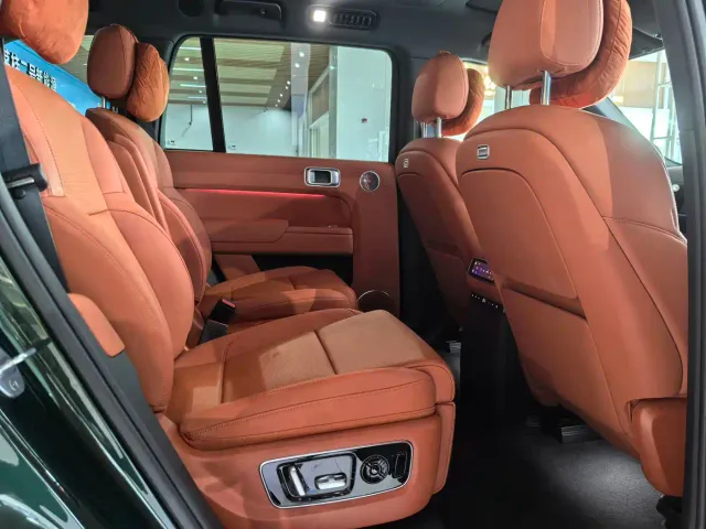 Li Auto L9 — Фото автомобиля 11