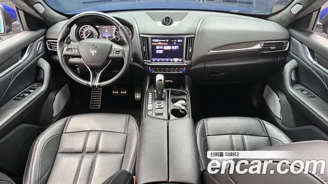 Maserati Levante — Фото автомобиля 7