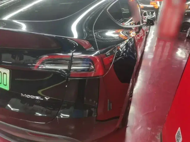 Tesla Model Y — Фото автомобиля 7