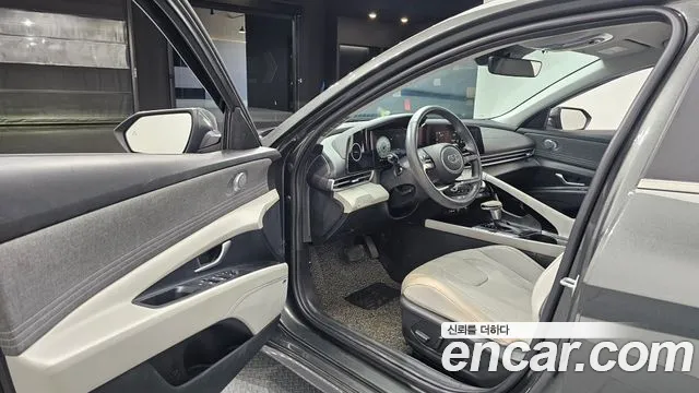 Hyundai AVANTE Inspiration — Фото автомобиля 10
