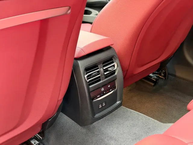 BMW 3 Series — Фото автомобиля 13