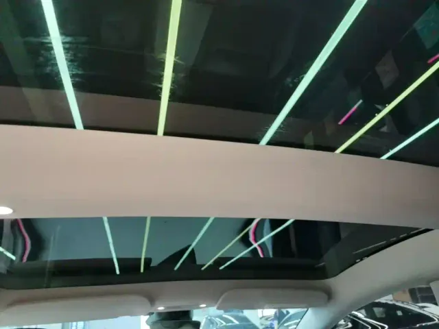 Tesla Model 3 — Фото автомобиля 17