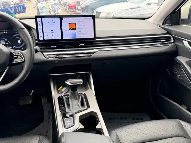 Geely Emgrand — Фото автомобиля 11