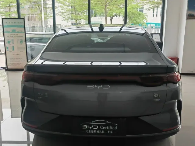 BYD Qin L — Фото автомобиля 5