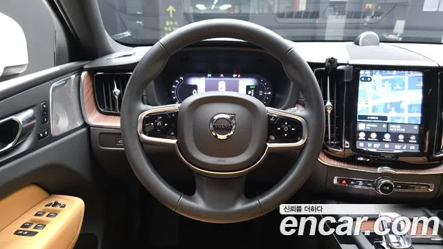 Volvo XC60 2nd Gen — Фото автомобиля 19