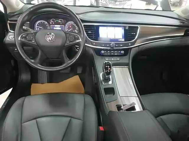 Buick LaCrosse — Фото автомобиля 9