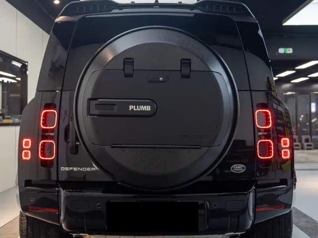 Land Rover Defender — Фото автомобиля 7
