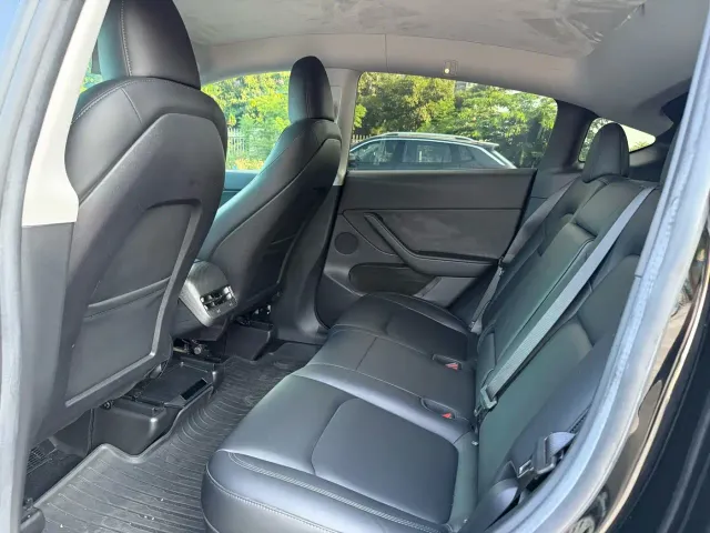Tesla Model Y — Фото автомобиля 5