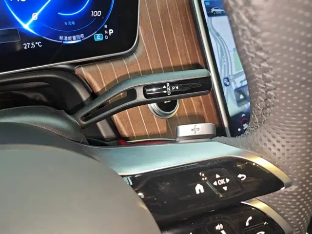 Mercedes-Benz EQE SUV — Фото автомобиля 13