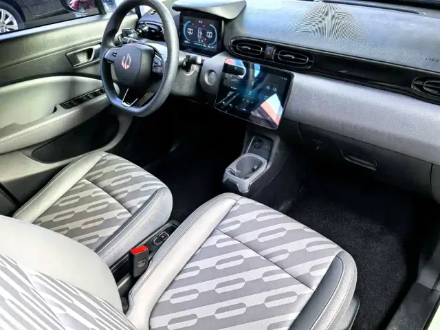 Leapmotor T03 — Фото автомобиля 10