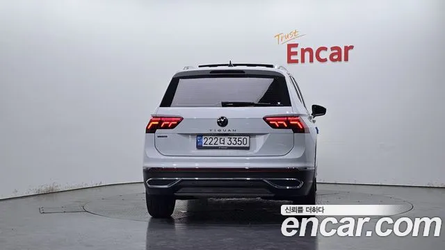 Volkswagen Tiguan — Фото автомобиля 4