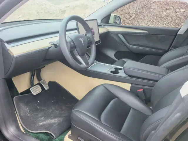 Tesla Model Y — Фото автомобиля 5
