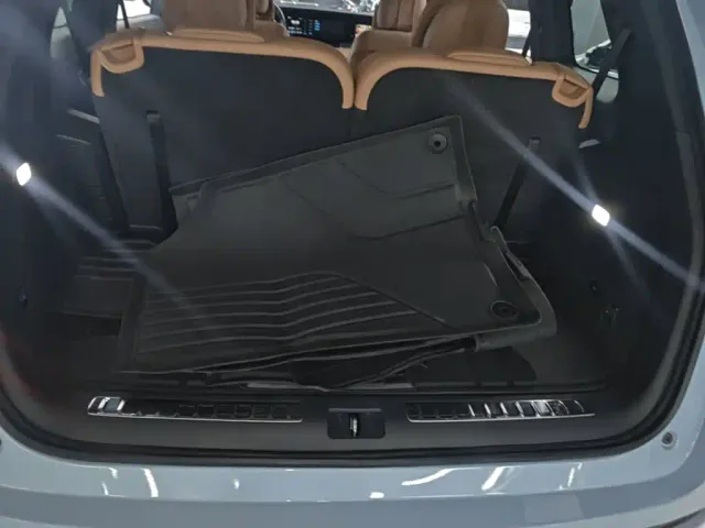 Li Auto ONE — Фото автомобиля 18