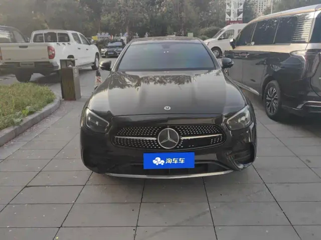 Mercedes-Benz E-Class — Фото автомобиля 2