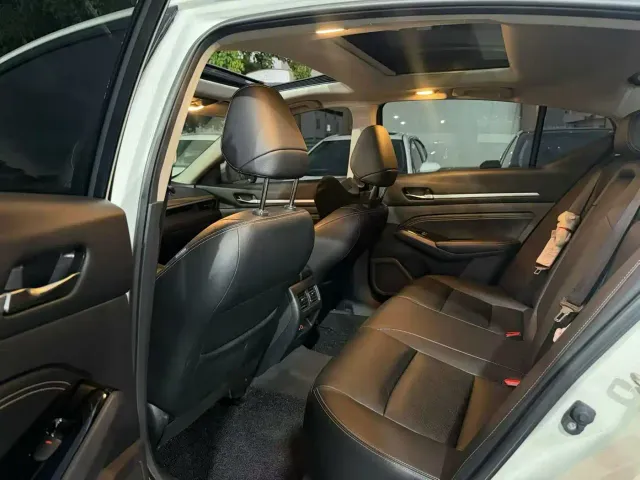 Nissan Teana — Фото автомобиля 5