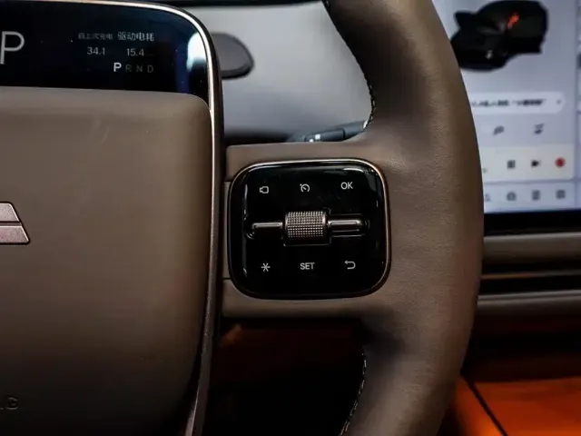 Li Auto Li Auto i6 2025 4WD Base Model — Фото автомобиля 21