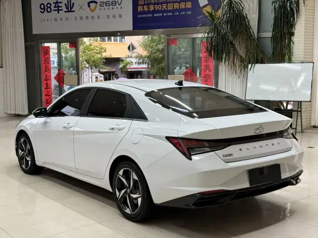 Hyundai Elantra — Фото автомобиля 6