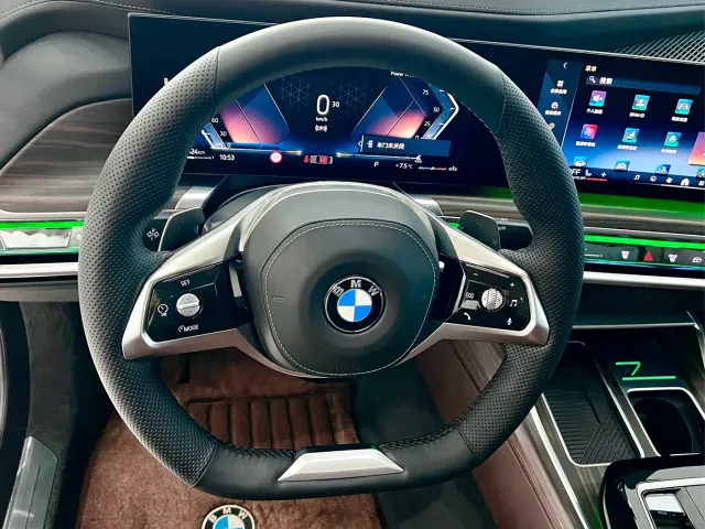 BMW 7 Series — Фото автомобиля 14