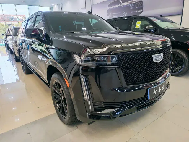Cadillac Escalade — Фото автомобиля 3